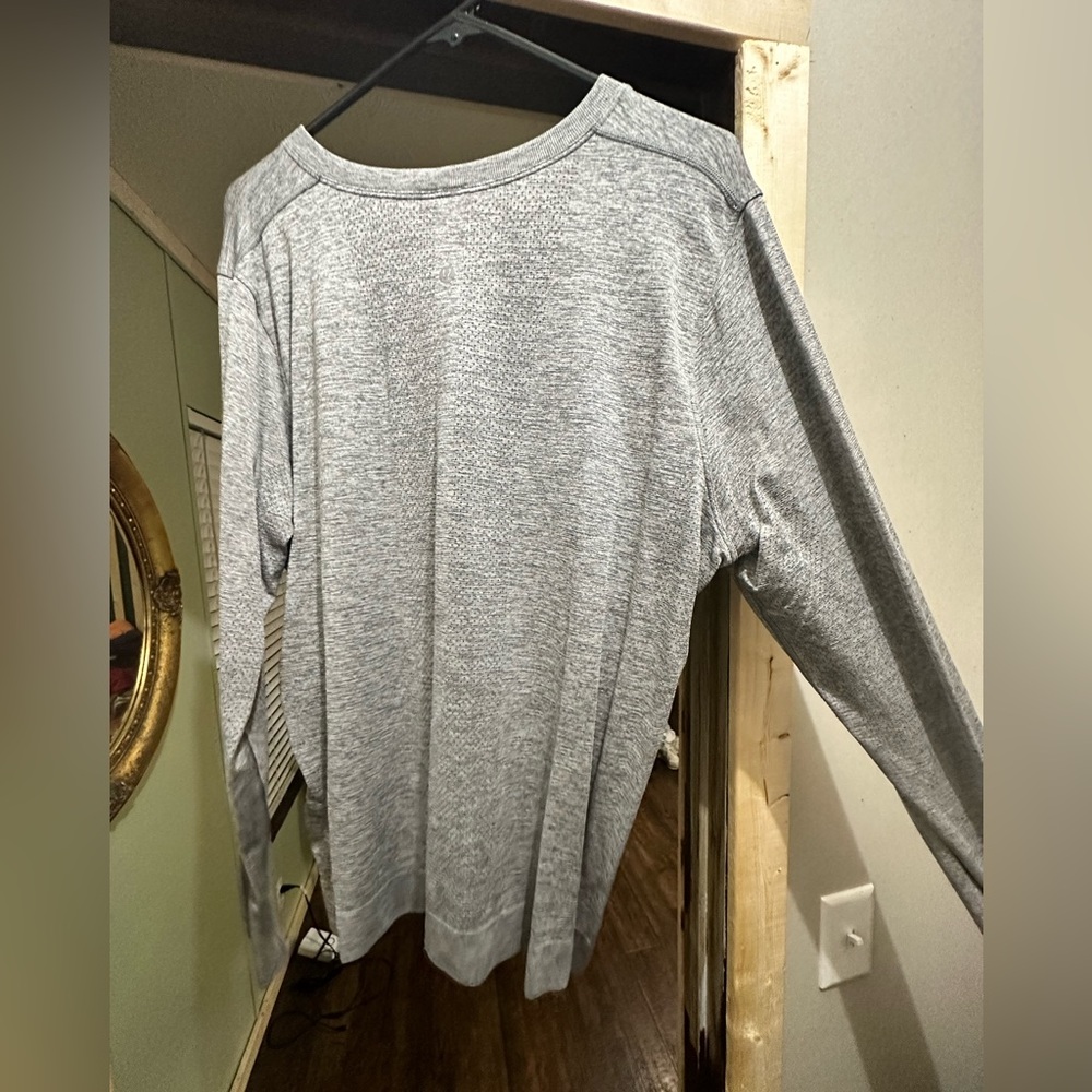 long sleeve lululemon swiftly tech top